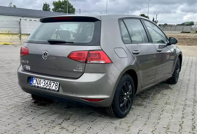 VOLKSWAGEN Golf Start