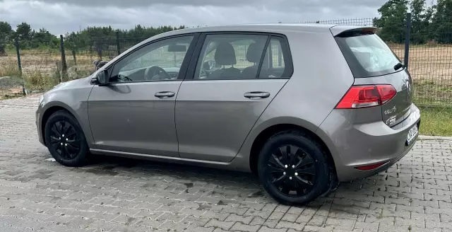 VOLKSWAGEN Golf Start