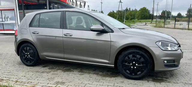 VOLKSWAGEN Golf Start