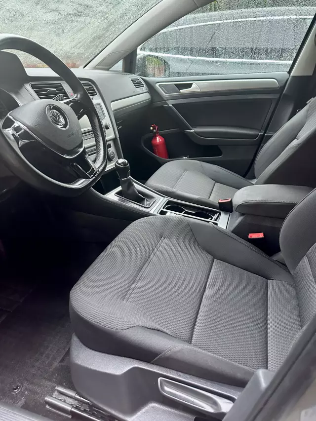 VOLKSWAGEN Golf Start