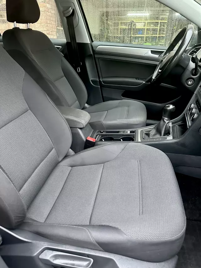 VOLKSWAGEN Golf Start