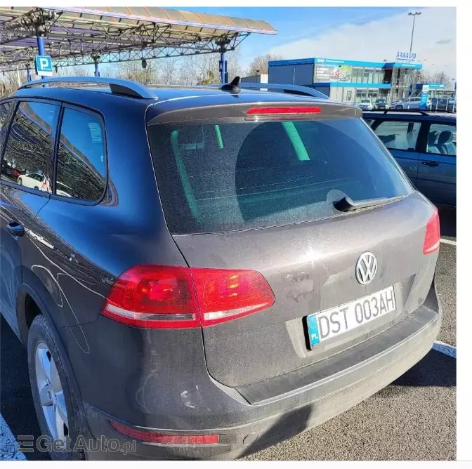 VOLKSWAGEN Touareg 