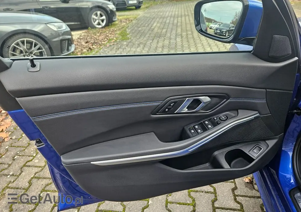 BMW Seria 3 320d xDrive M Sport Shadow