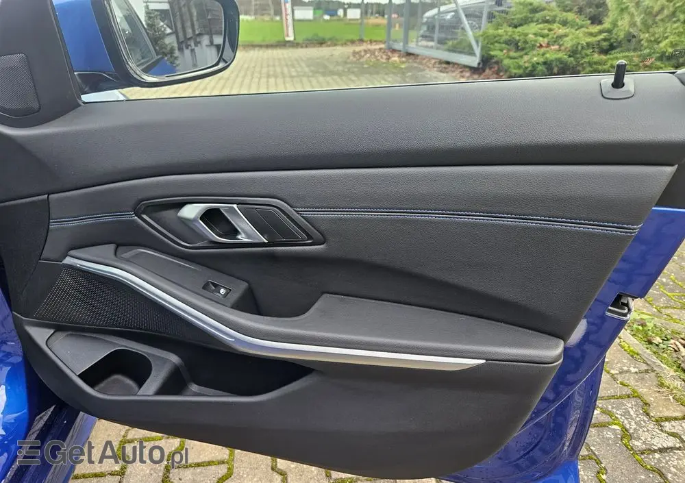 BMW Seria 3 320d xDrive M Sport Shadow