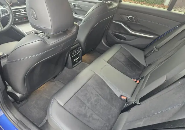 BMW Seria 3 320d xDrive M Sport Shadow