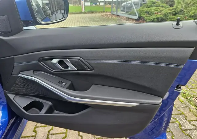 BMW Seria 3 320d xDrive M Sport Shadow