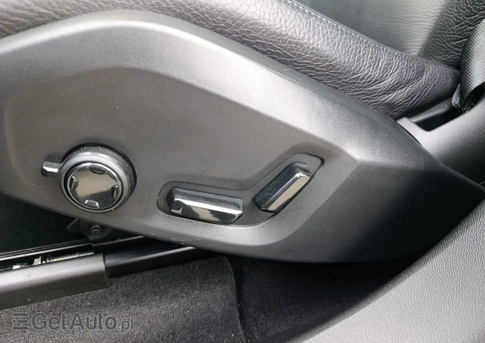 VOLVO XC 60 B4 D AWD Plus Bright