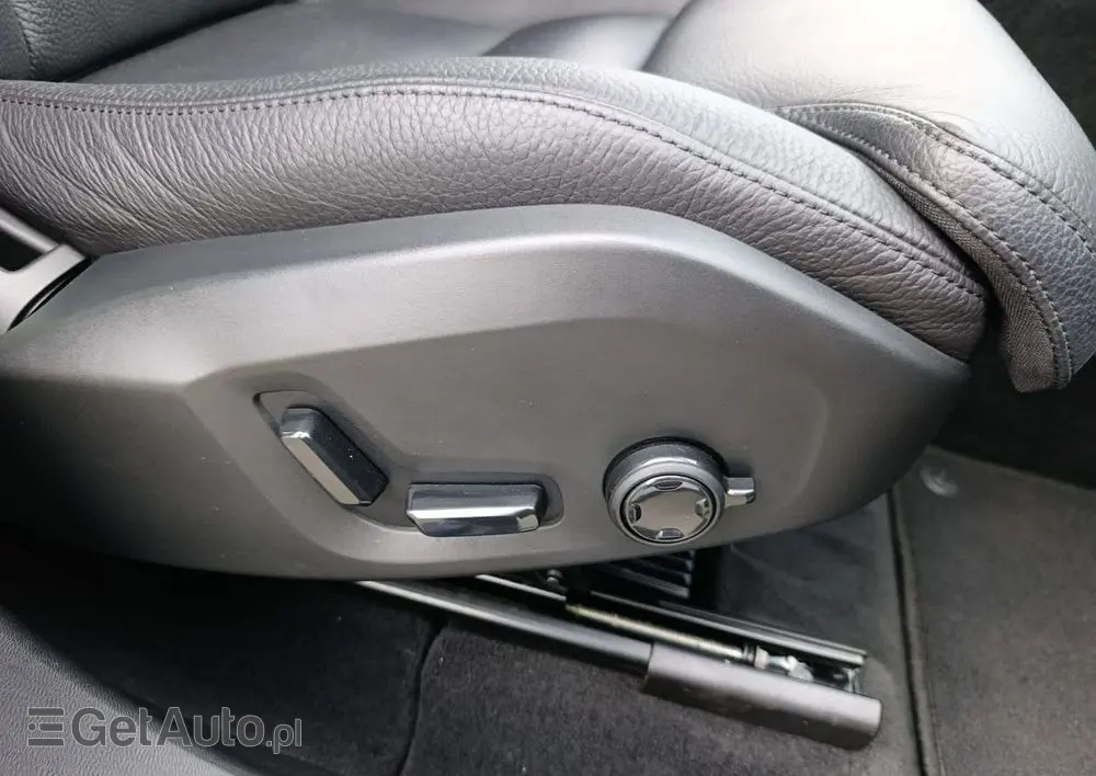 VOLVO XC 60 B4 D AWD Plus Bright