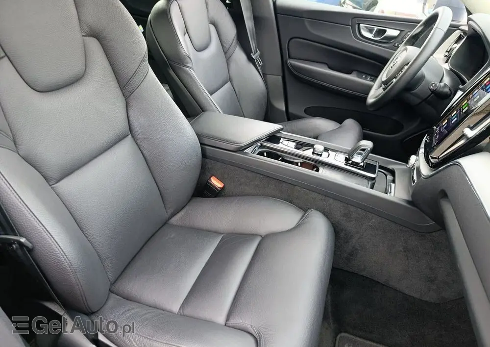 VOLVO XC 60 B4 D AWD Plus Bright