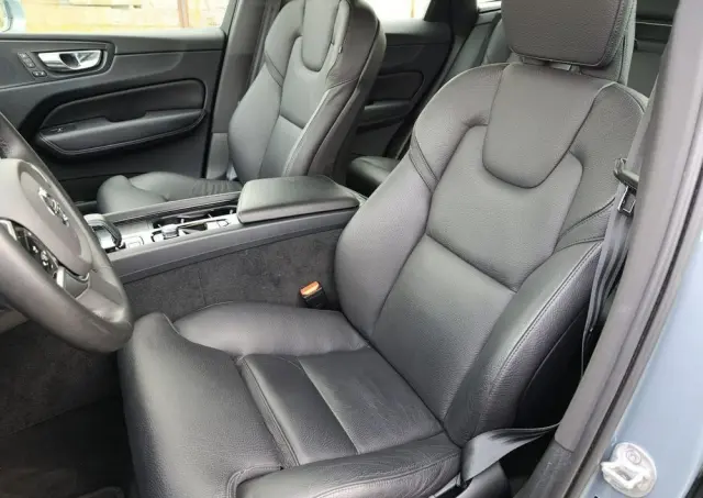 VOLVO XC 60 B4 D AWD Plus Bright
