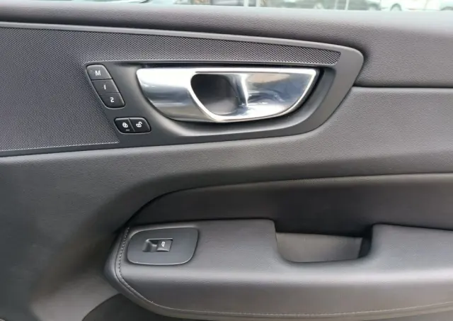 VOLVO XC 60 B4 D AWD Plus Bright