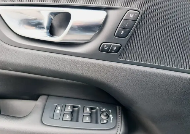 VOLVO XC 60 B4 D AWD Plus Bright