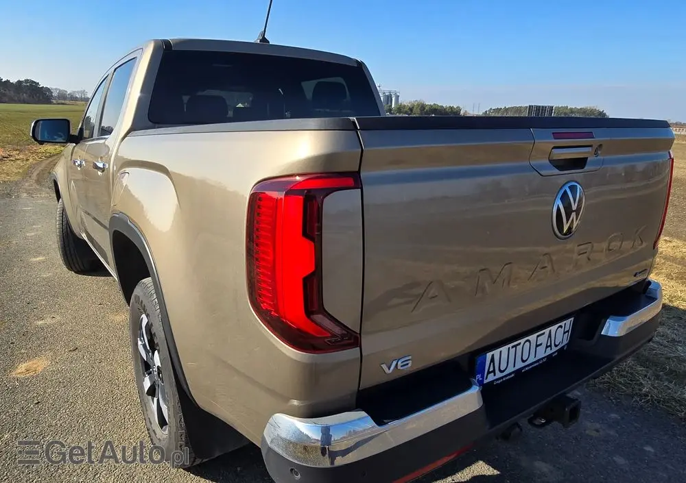 VOLKSWAGEN Amarok 
