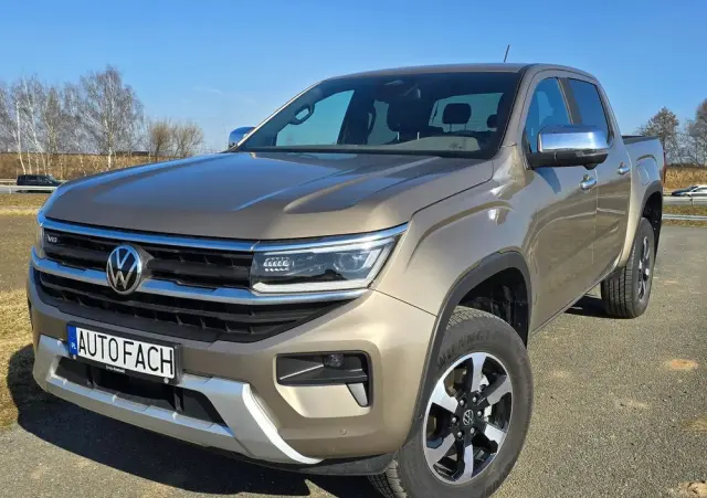 VOLKSWAGEN Amarok 