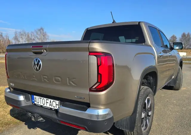 VOLKSWAGEN Amarok 