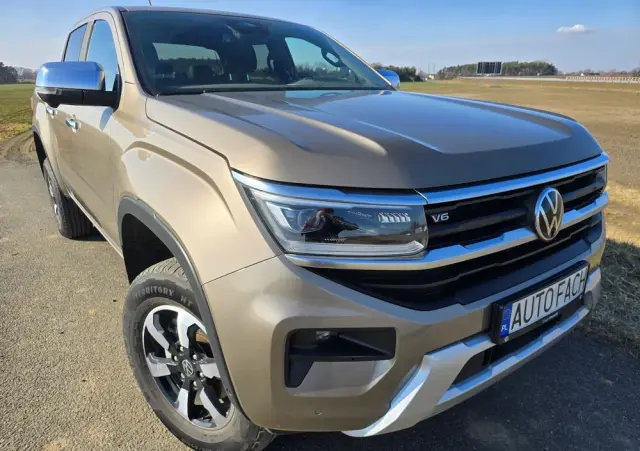 VOLKSWAGEN Amarok 