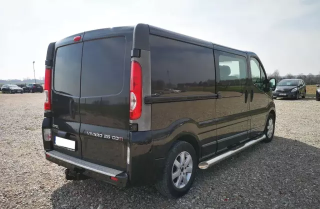 OPEL Vivaro 