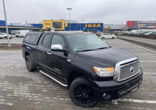 TOYOTA Tundra 5.7 4x4 Double Cab Limited