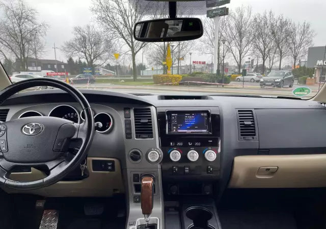 TOYOTA Tundra 5.7 4x4 Double Cab Limited