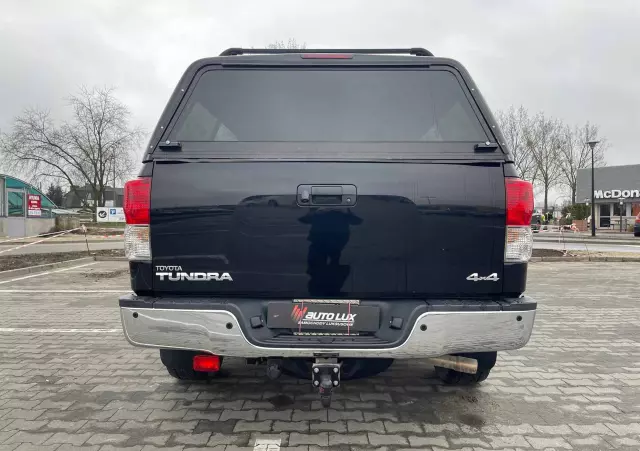 TOYOTA Tundra 5.7 4x4 Double Cab Limited