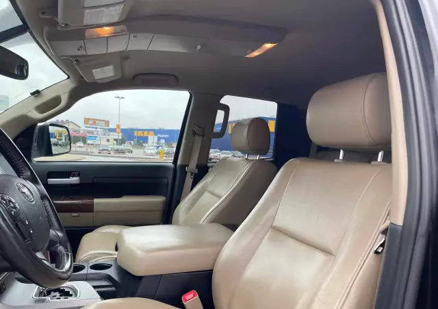 TOYOTA Tundra 5.7 4x4 Double Cab Limited