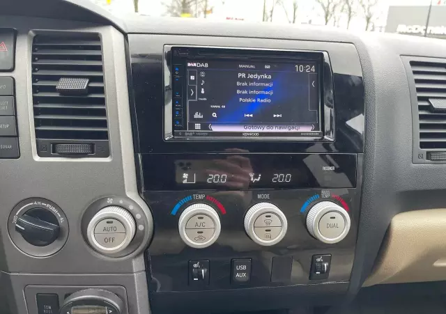 TOYOTA Tundra 5.7 4x4 Double Cab Limited