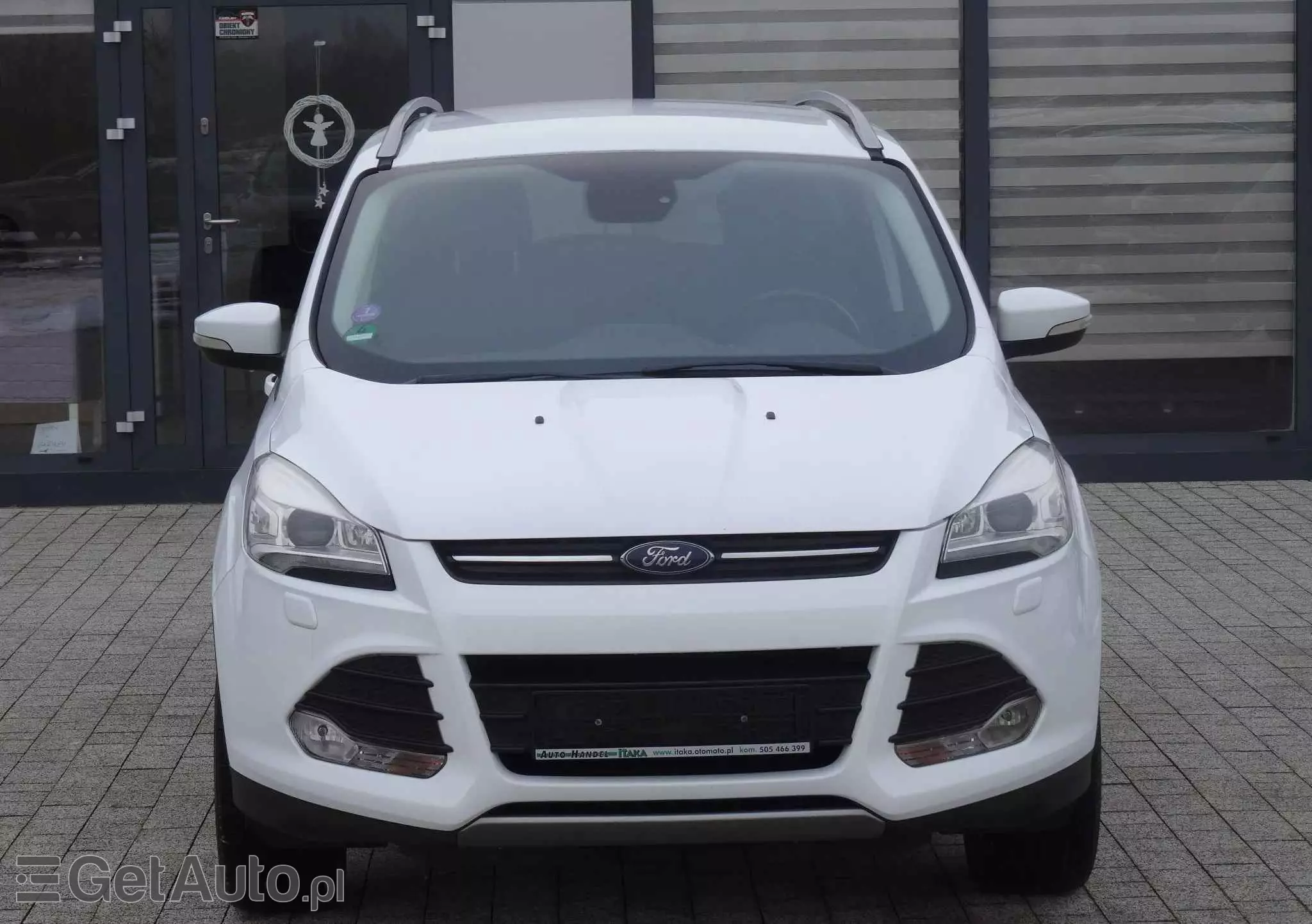 FORD Kuga 1.5 EcoBoost 2x4 Black & Silver
