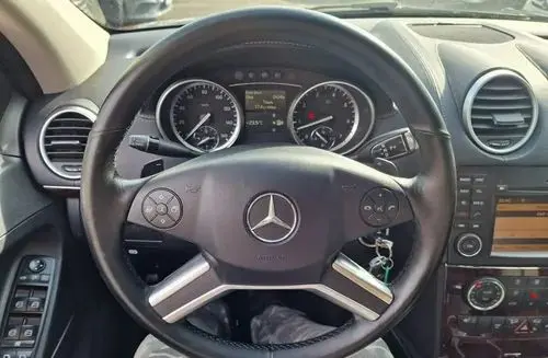 MERCEDES-BENZ GL 