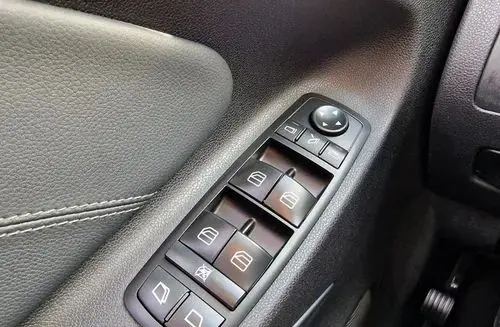 MERCEDES-BENZ GL 