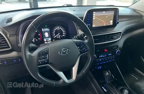 HYUNDAI Tucson 