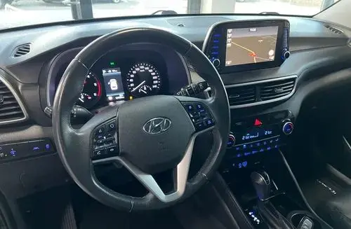 HYUNDAI Tucson 