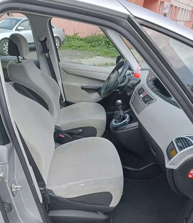 CITROEN C4 1.6 HDi (109 KM)