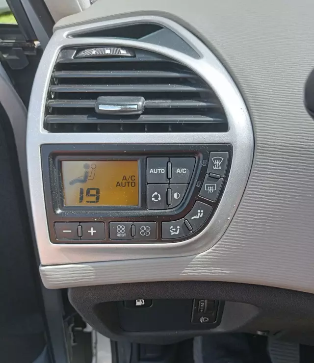 CITROEN C4 1.6 HDi (109 KM)