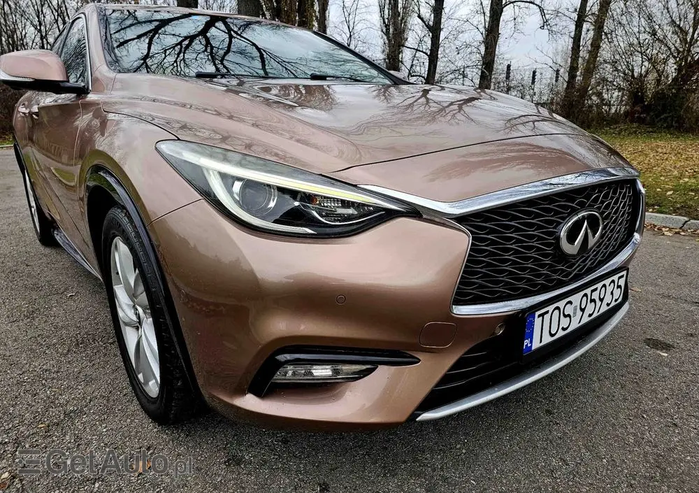 INFINITI Q30 1.6t Premium