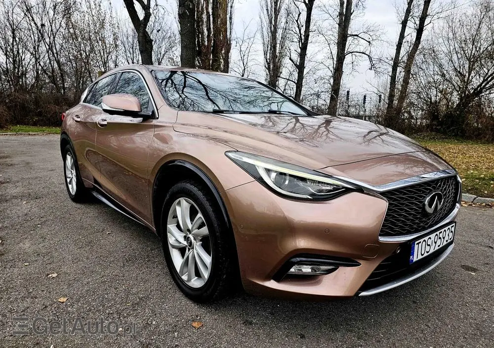 INFINITI Q30 1.6t Premium