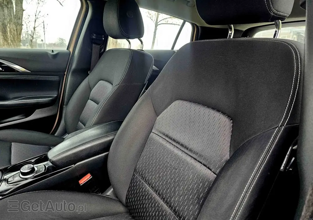 INFINITI Q30 1.6t Premium