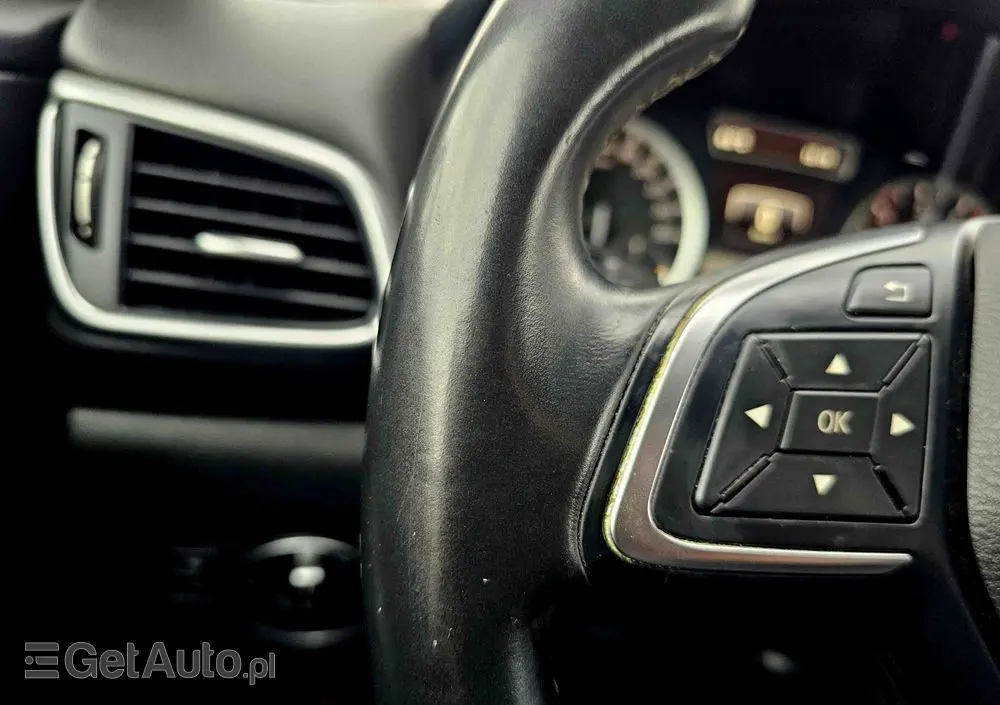 INFINITI Q30 1.6t Premium