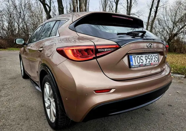 INFINITI Q30 1.6t Premium