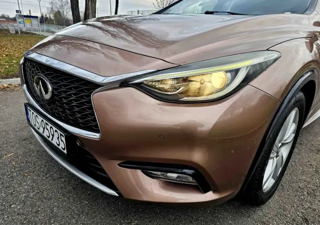 INFINITI Q30 1.6t Premium