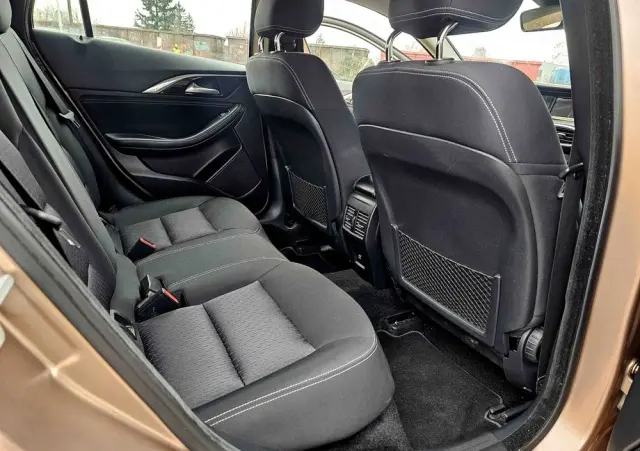 INFINITI Q30 1.6t Premium