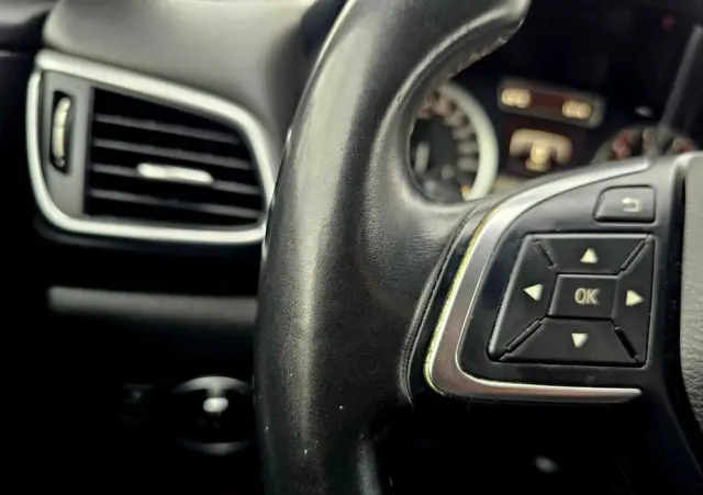 INFINITI Q30 1.6t Premium