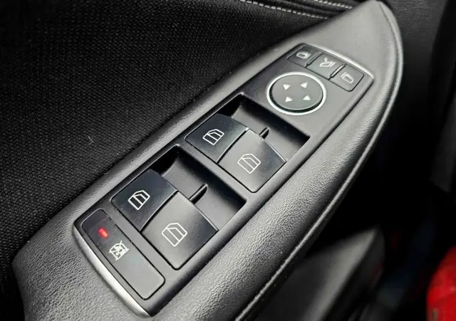 INFINITI Q30 1.6t Premium