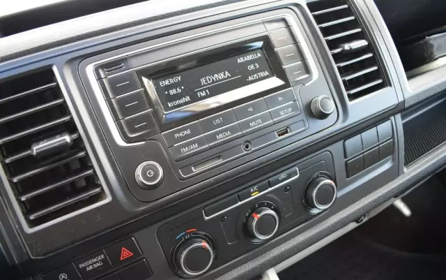 VOLKSWAGEN TRANSPORTER T6 DOKA NISKI PRZEBIEG 