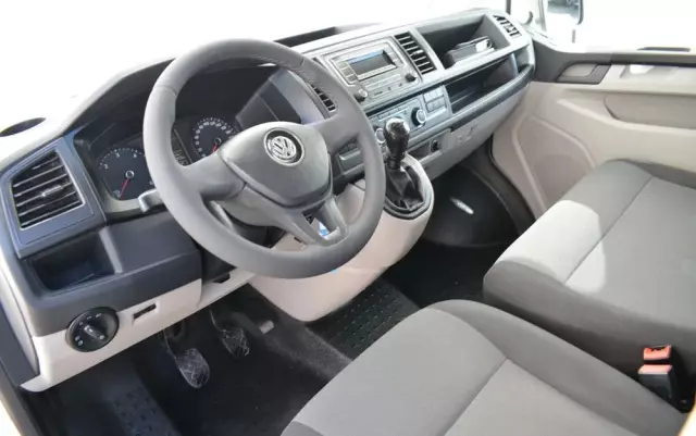 VOLKSWAGEN TRANSPORTER T6 DOKA NISKI PRZEBIEG 