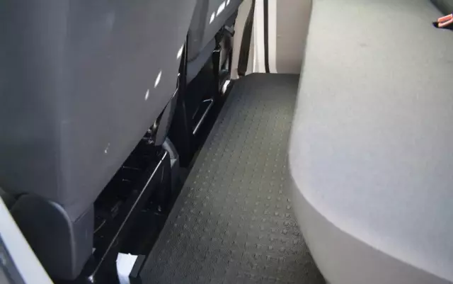 VOLKSWAGEN TRANSPORTER T6 DOKA NISKI PRZEBIEG 