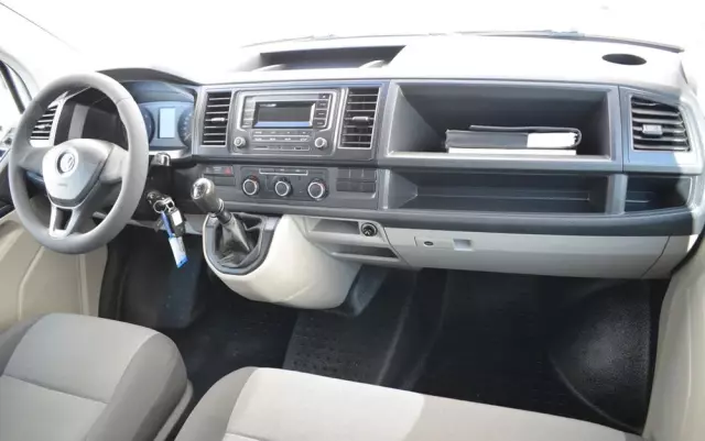 VOLKSWAGEN TRANSPORTER T6 DOKA NISKI PRZEBIEG 