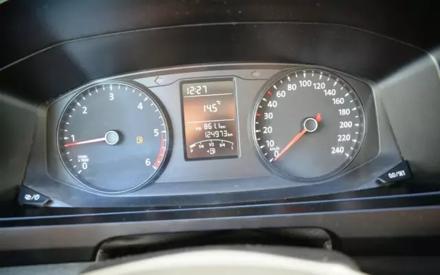 VOLKSWAGEN TRANSPORTER T6 DOKA NISKI PRZEBIEG 