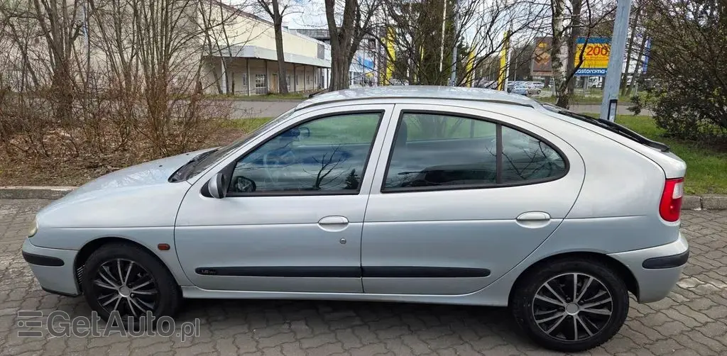 RENAULT Megane 