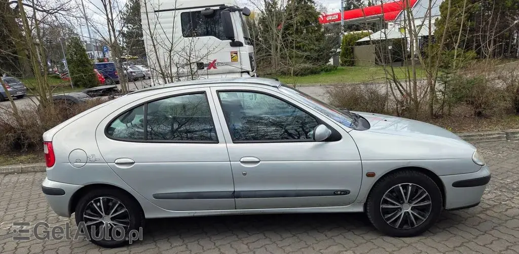 RENAULT Megane 