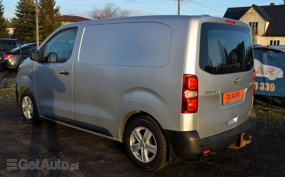 TOYOTA Proace 